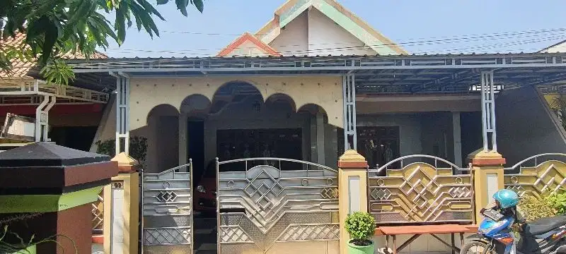 Rumah Asri Siap Huni di Surabaya Barat
