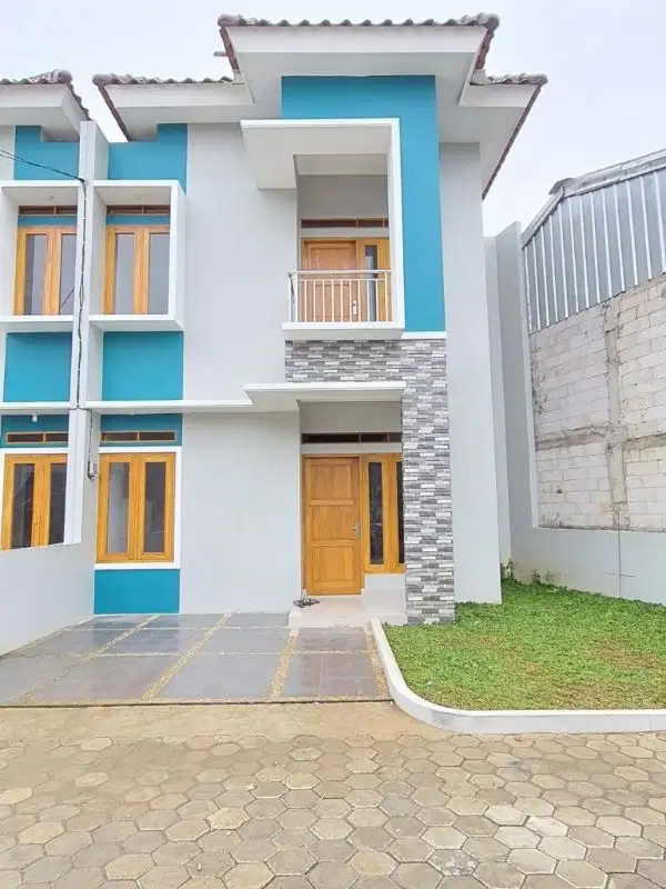 Rumah 2 lantai siap huni di tanah baru, beji. depok
