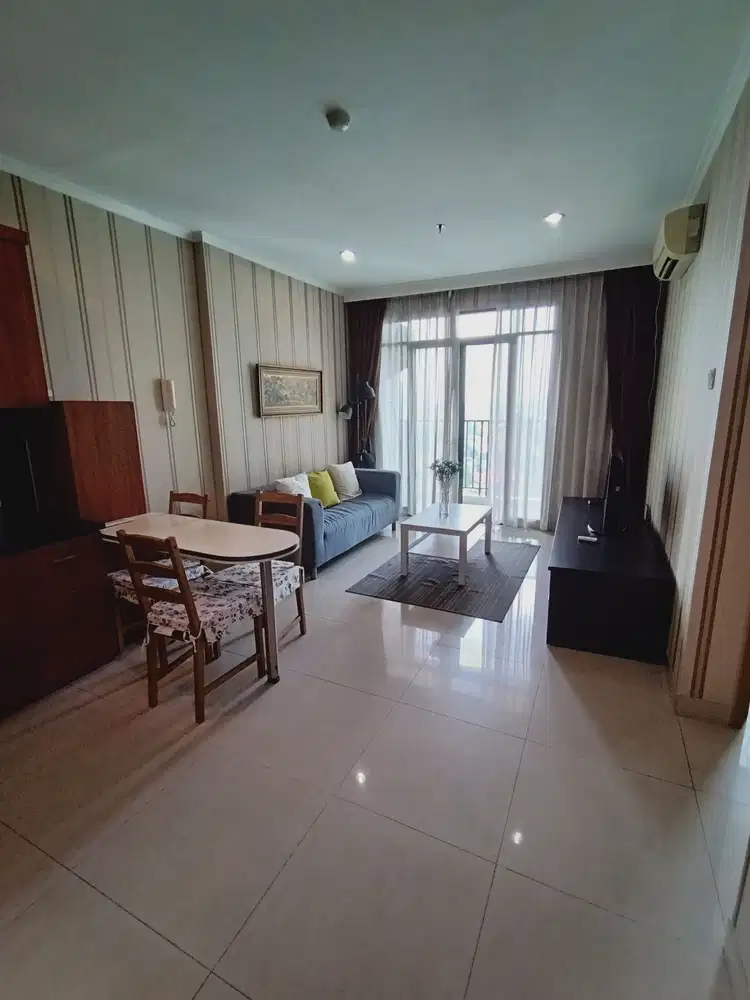 Spesialis apartement Hamptons park unit sewa 56 m2 nyaman