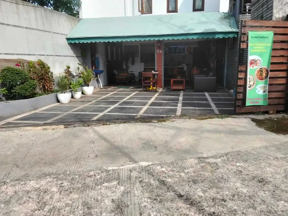 Rumah disamping setraduta jual BU hitung tanah saja