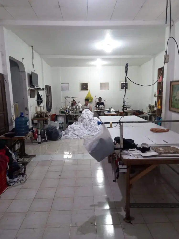 Jual Cepat Rumah Gudang Blong ex Konveksi di Margahayu Permai