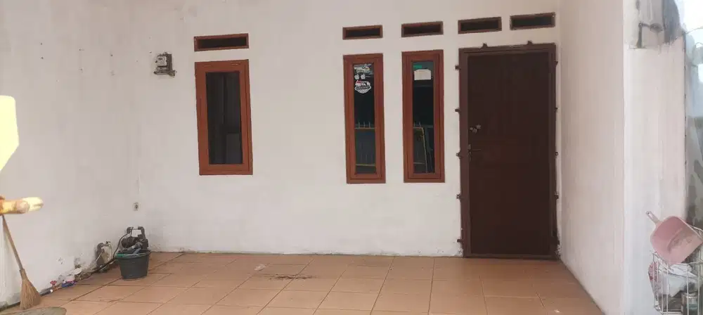 Dijual Rumah Tengah Kota sayap Ciateul