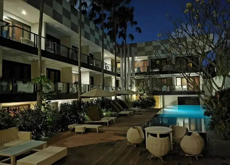 Hotel 50 kamar dekat kuta, bisa jalan kaki ke pantai