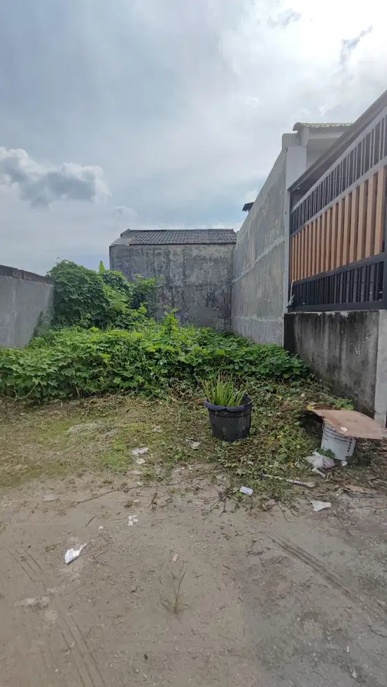 Tanah Kavling dlm Komplek hadap Timur ada IMB Nego daerah setia budi