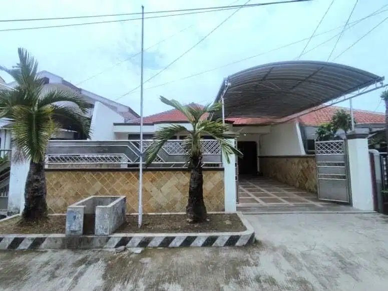 JUAL RUMAH 1 LT TERAWAT DI KUTISARI SELATAN SURABAYA (Tjin2Area)