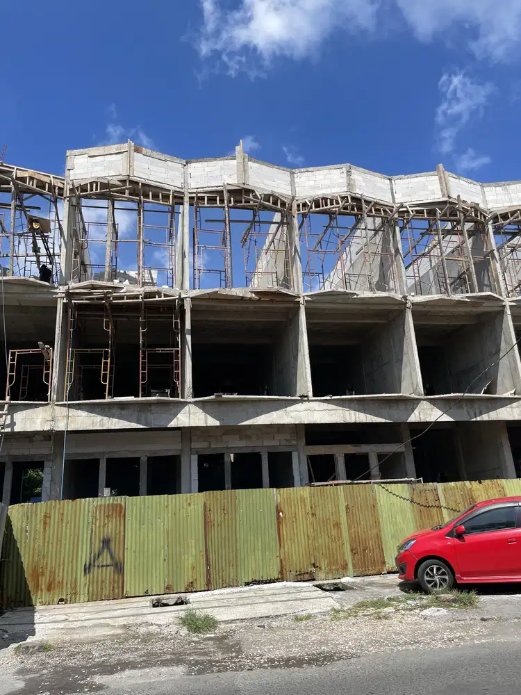 Ruko Baru 3 Lantai Hak Milik Dekat MERR Padat Penduduk di Rungkut