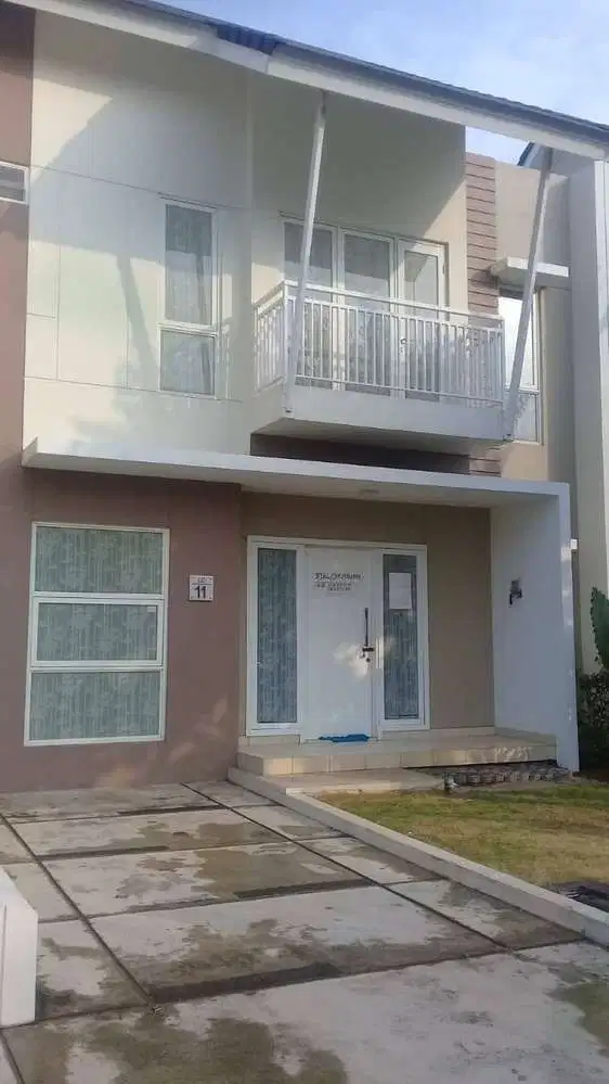 Di Jual Rumah siap huni depan Club' House Summerecon diKarawang Barat