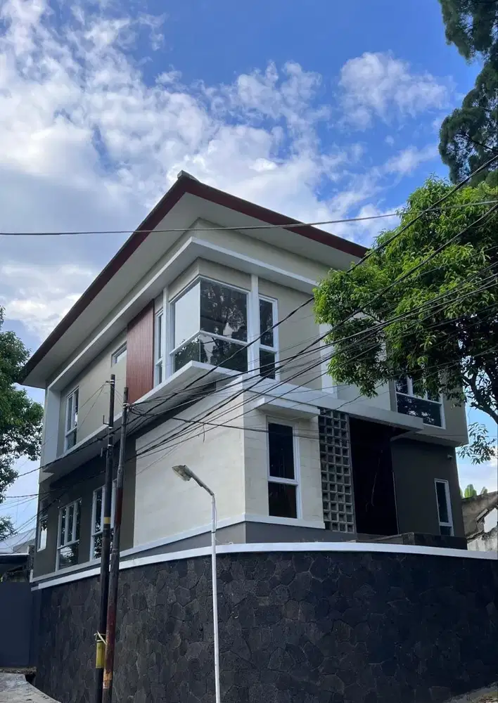 Rumah cigadung tubagus ismail sayap dago bandung
