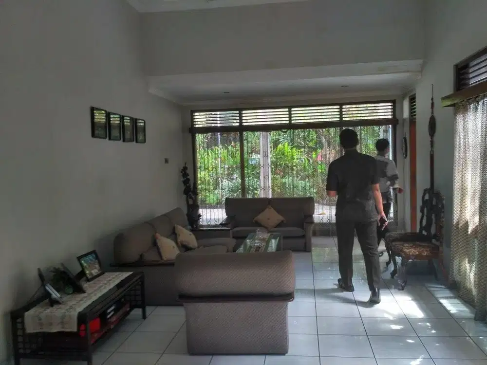 Rumah S Parman, pusat kota semarang. LT 716, ukuran 20 x  35 meter