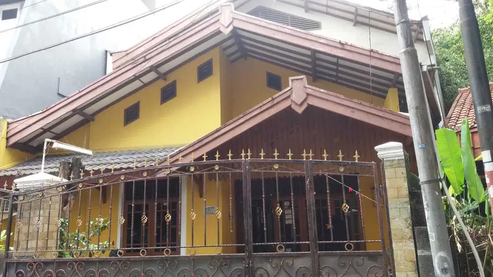 Rumah 2 Lantai Siap Huni Cocok Untuk Kost Kostan