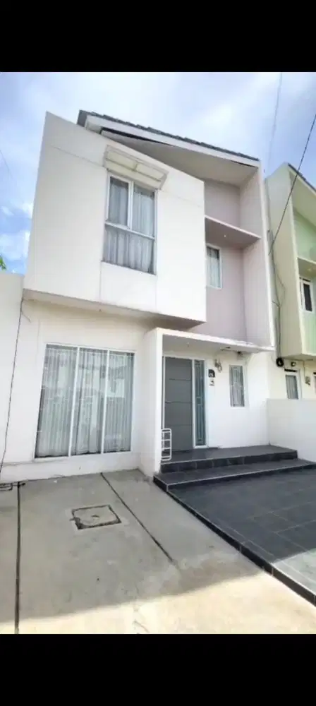 Dijual Ready Stock Rumah/Villa Baru Eksklusif  area sejuk Belakang Eld