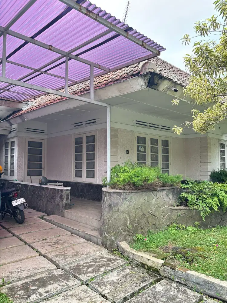Jual Rumah belanda classic terawat di jalan haruman gatsu