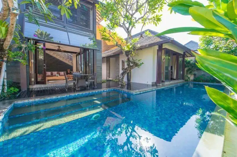 Villa Mewah Dekat Pantai Seminyak Dijual