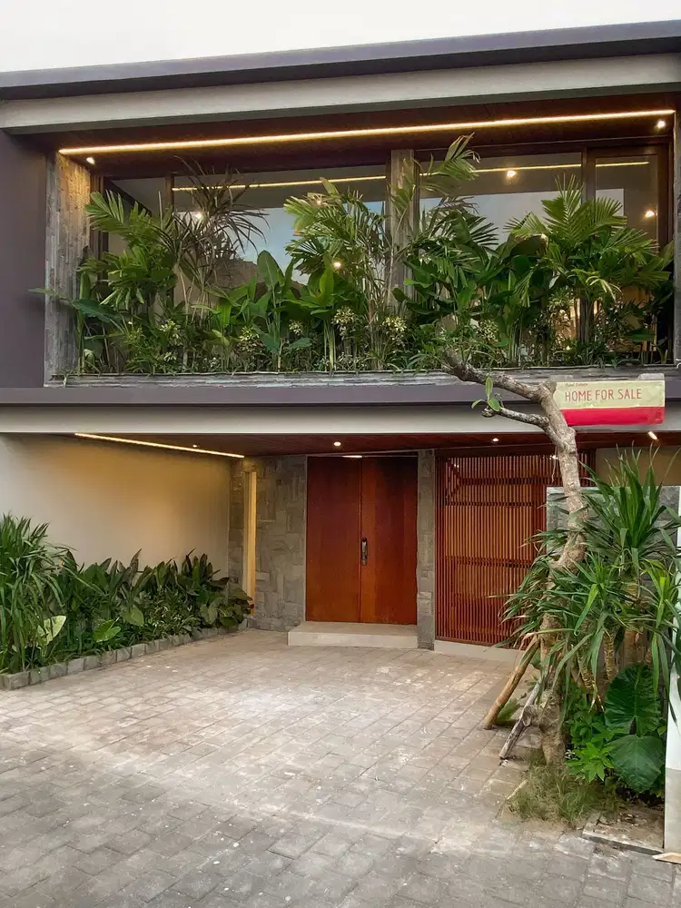 Luxury Villa 2 Lantai Fully Furnished Lokasi Strategis Ungasan