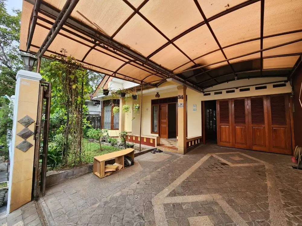 Rumah Asri Taman Musholla Kompleks Tenang Jatiwaringin