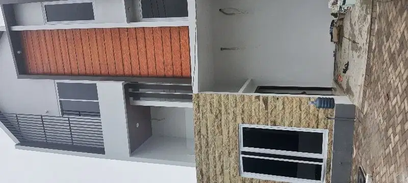 Rumah 3 Lantai Selangkah Dari Royal Plasa Surabaya