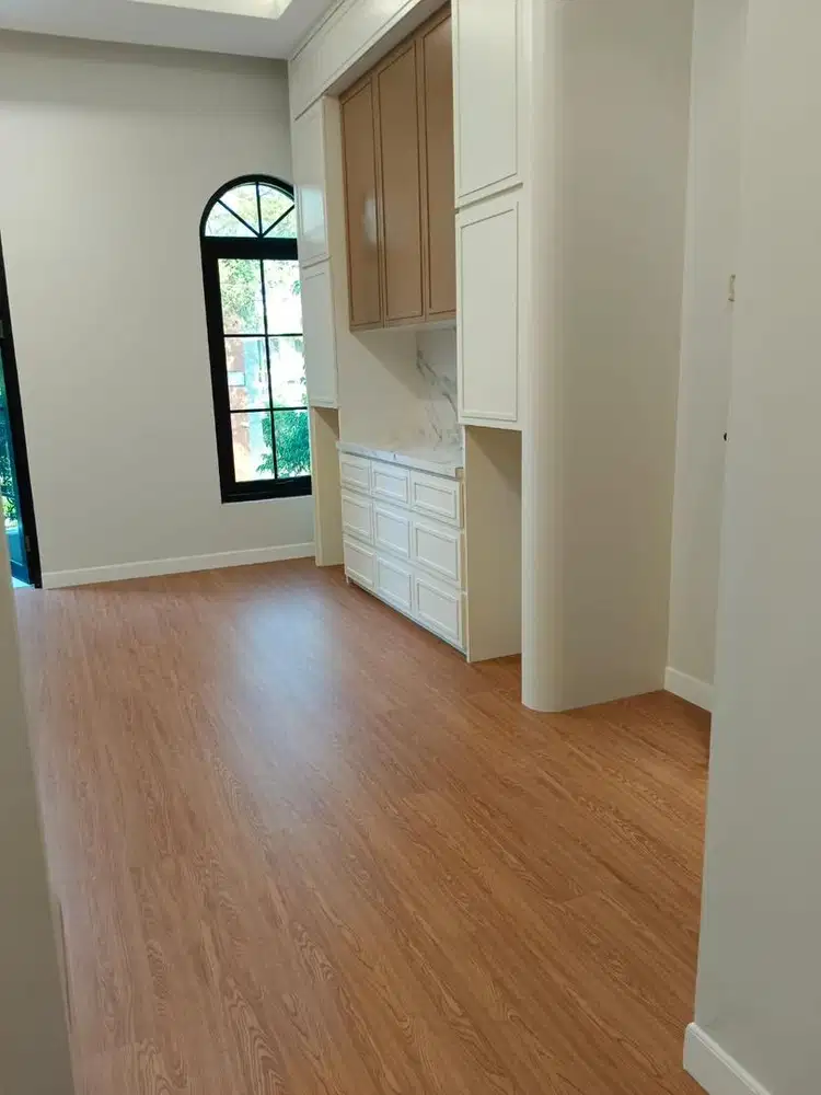 Lantai SPC Motif kayu