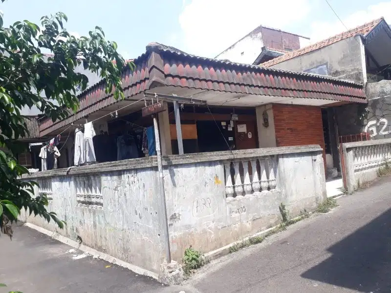 Dijual Rumah Strategis Area stasiun Palmerah  Jaksel  ( LN)