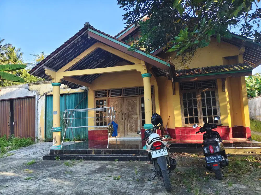 RUMAH BESAR DAN LUAS SUPER STRATEGIS DI KROYA DEKAT PASAR KROYA