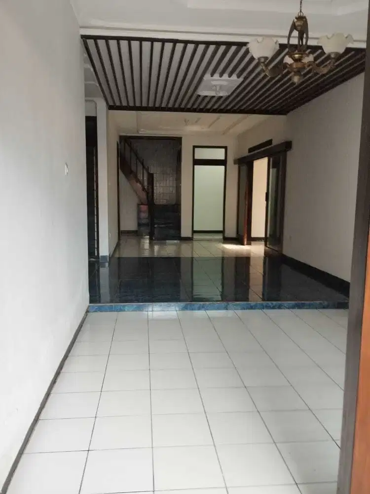 Dijual Rumah di Sayap Pasirkaliki Pajajaran