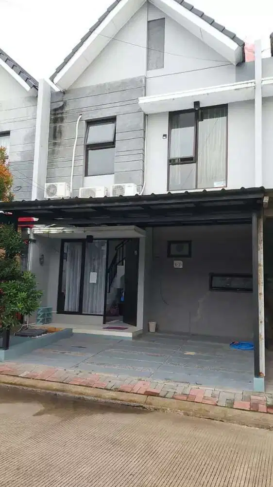 DiJual 1 Unit Rumah 2 Lantai Full  Purnish Karawang Barat
