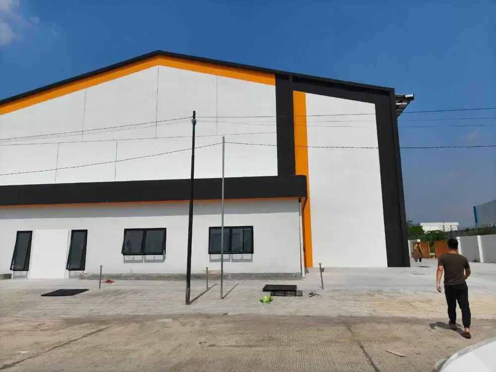 Gudang baru dengan kantor di Kawasan Pergudangan Gatsu