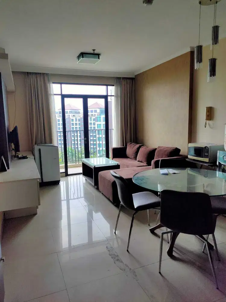 Spesialis apartement hamptons park unit sewa 96 m2