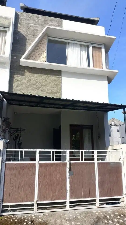 Rumah 2 Lantai Siap Huni Terawat di Dalung Kuta Utara Badung