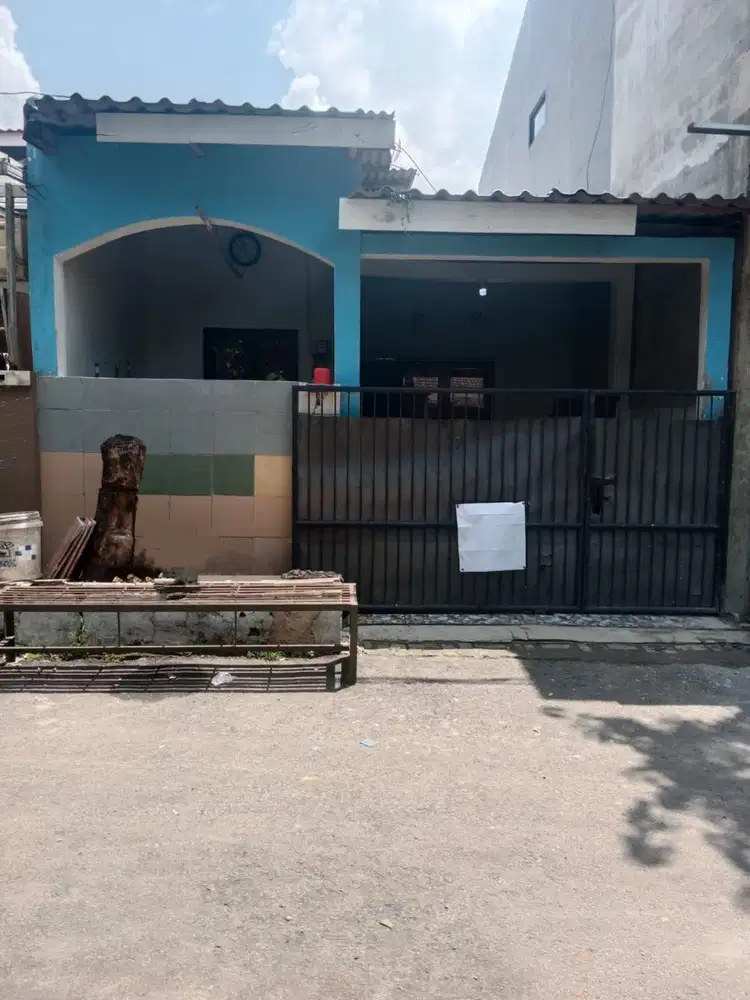 Dijual cepat rumah di  perumahan seberang rumah sakit Hermina Serpong
