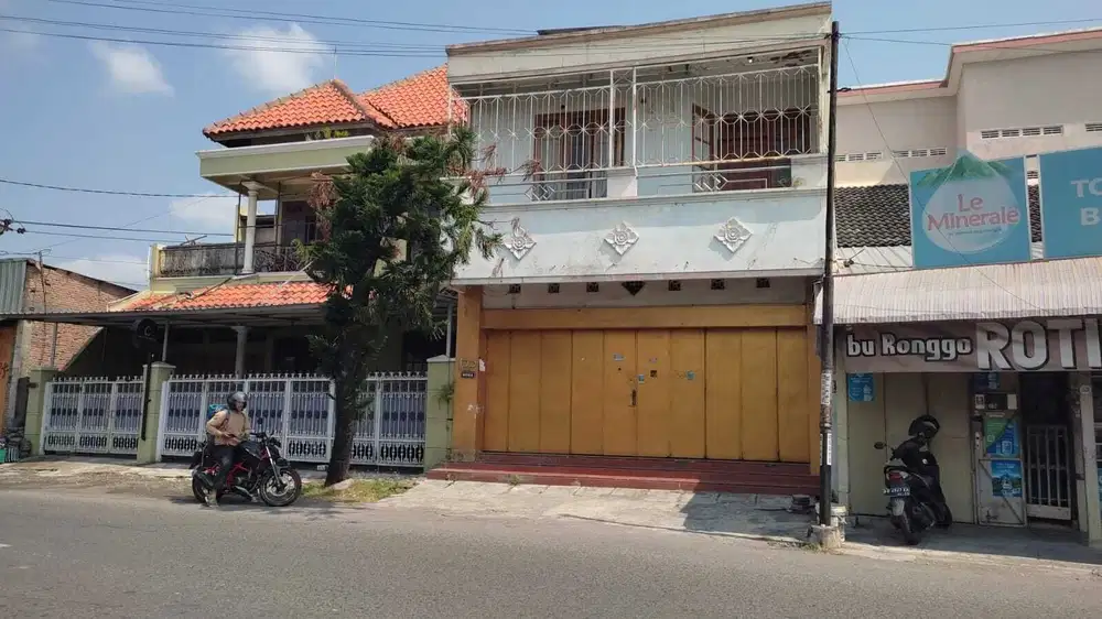 BU Nusukan. Jalan Adi Sumarmo