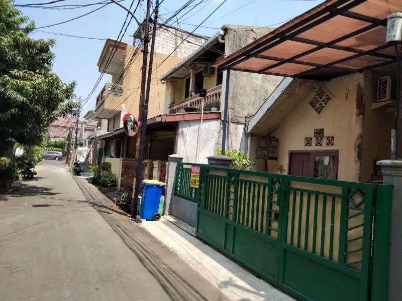 Rumah Tua Hitung Tanah Dalam Komplek Elit Duren Sawit Pondok Bambu
