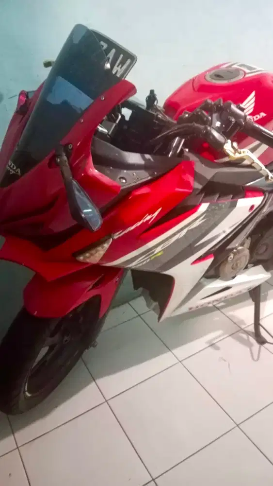 Dijual cepat!! Motor CBR RR 150 2016