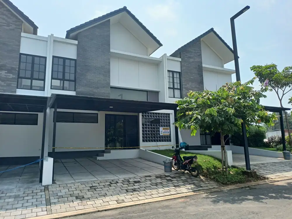 Rumah siap pakai 3 kamar tidur depan taman di BSB