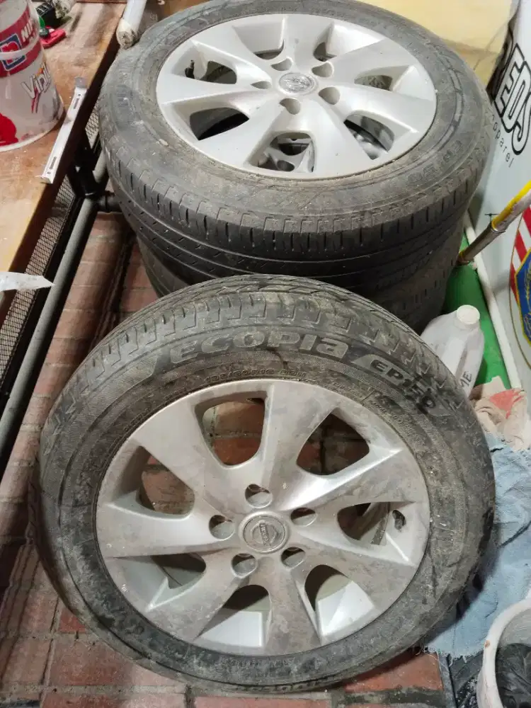 Velg ban ex nissan Serena