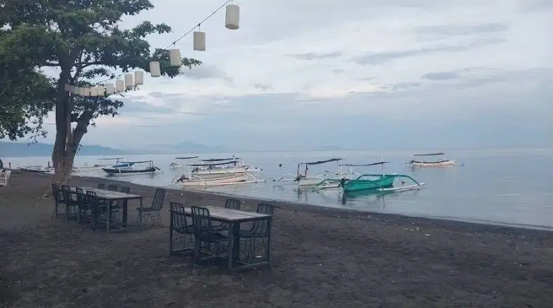 Tanah los pantai sentral pantai Lovina, Lingkungan villa mewah