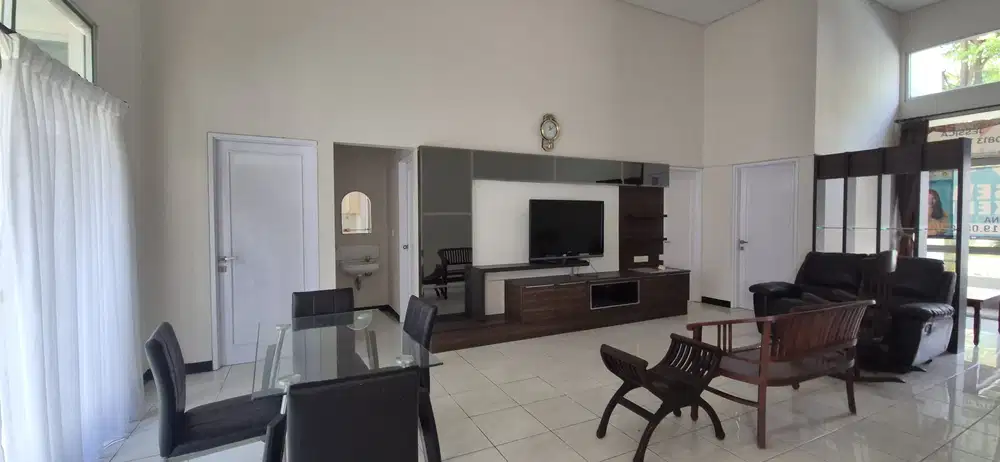 For Rent Rumah Asri Di Kawasan Tenang Kota Baru Parahyangan, Bandung