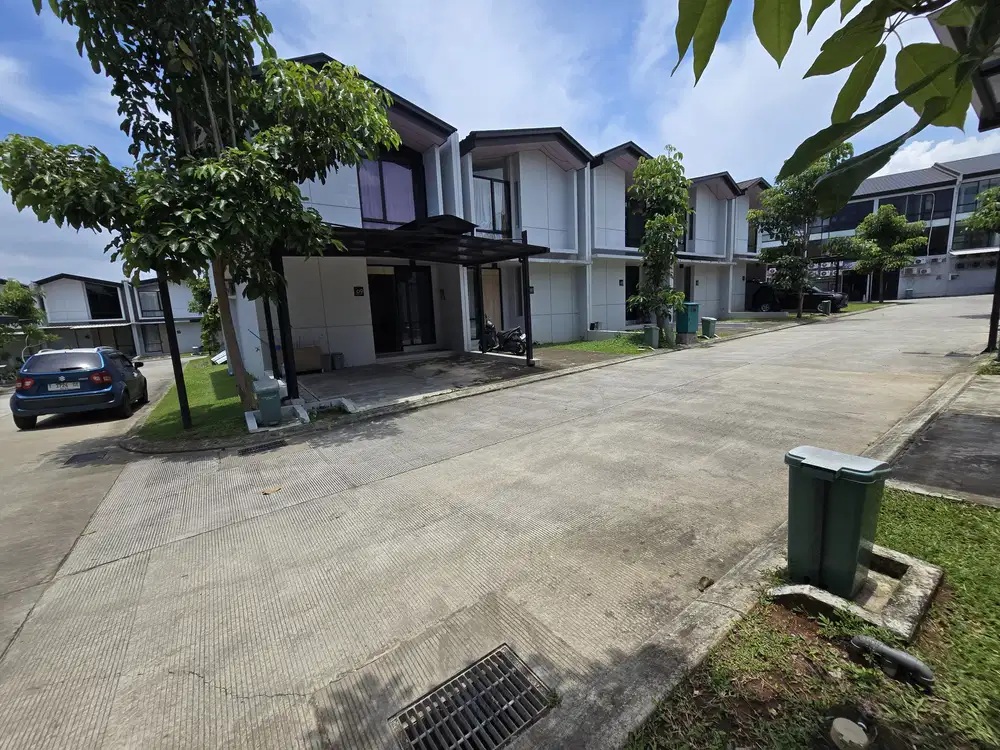 Di Kontrakan Rumah 2 Lantai 3 Kamar Tidur di KIIC Karawang