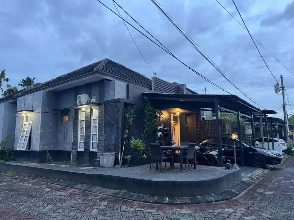 Rumah modern minimalis dalam perumahan onegate Sistem dekat kampus ISI