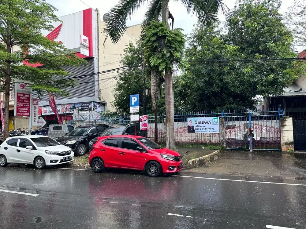 Disewakan Rumah Tua di Jalan Pengayoman