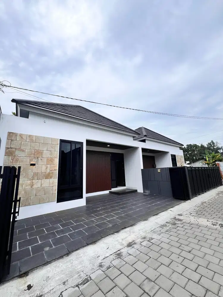 Rumah modern minimalis baru Ring 1 kampus UMY, UNJAYA & Alma'ata