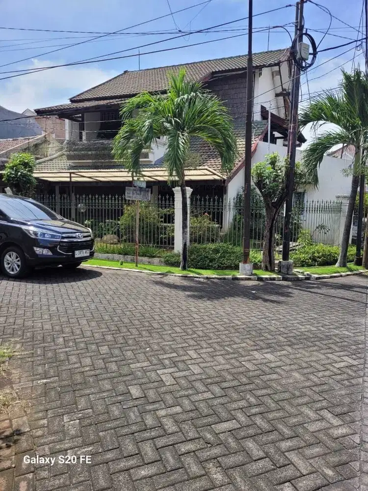 SEWAKAN RUMAH 2 LT DI MANYAR JAYA SURABAYA (Tjin2Area)