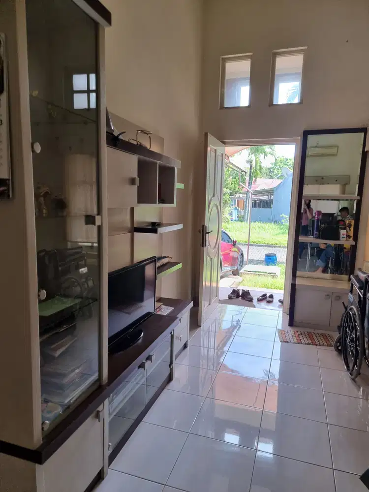 DISEWAKAN RUMAH FULL FURNISHED GRAHA PADMA SEMARANG BARAT