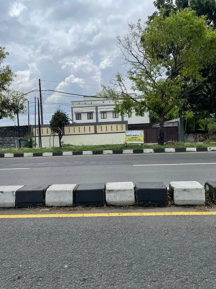 Murah Bet Tanah depan Tepi Ringroad Jogja dkt Kampus Jend Ahmad Yani
