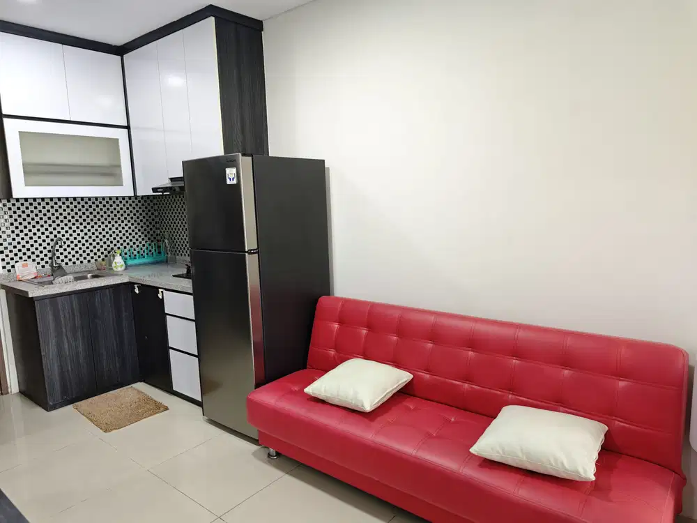 Apartemen 2 kamar tidur full furnis siap huni. Unit baru. T