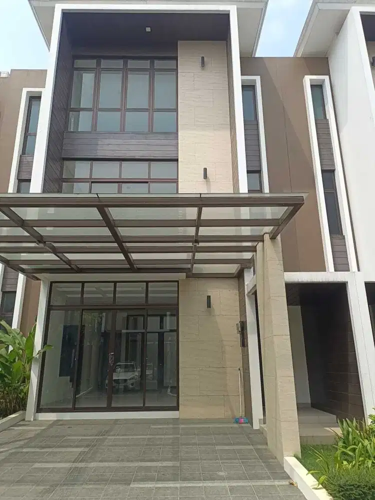 [LB 342 m2] Rumah 3 Lantai Summarecon Bekasi (Dalam Cluster) Bekasi
