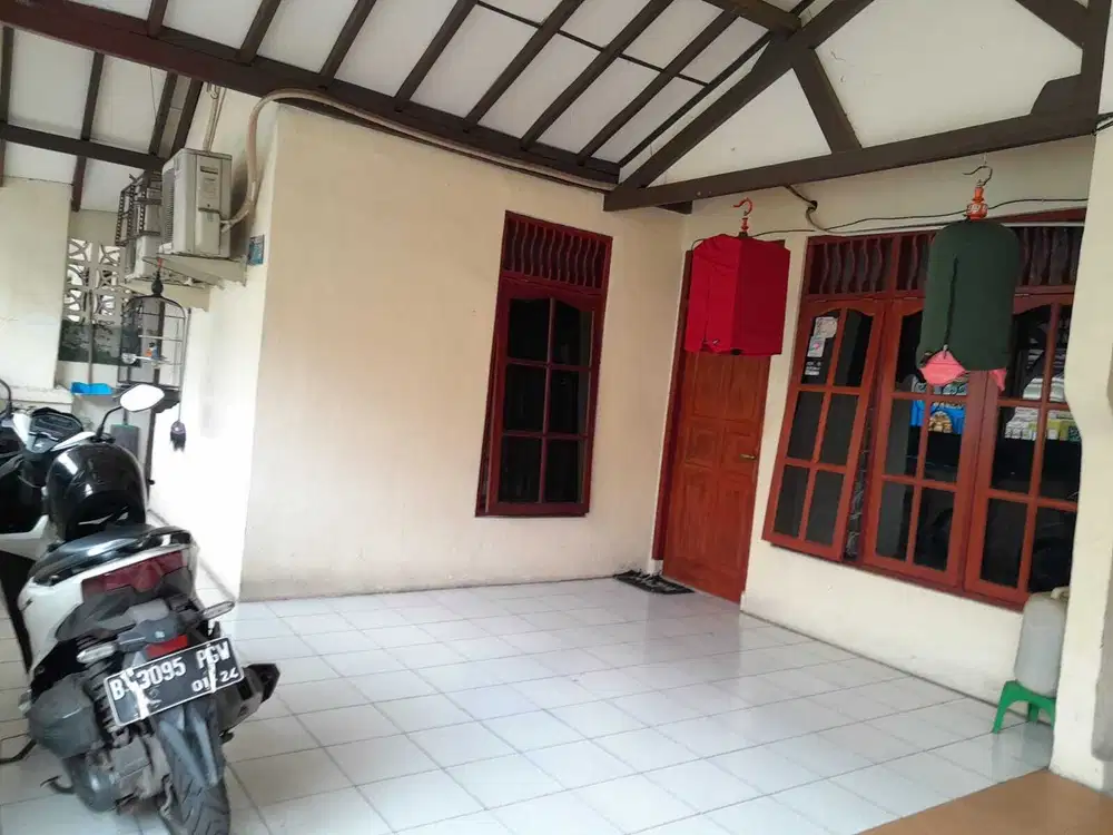 RUMAH ADEM AYEM DI SALEMBA MENYALA BOSSKU