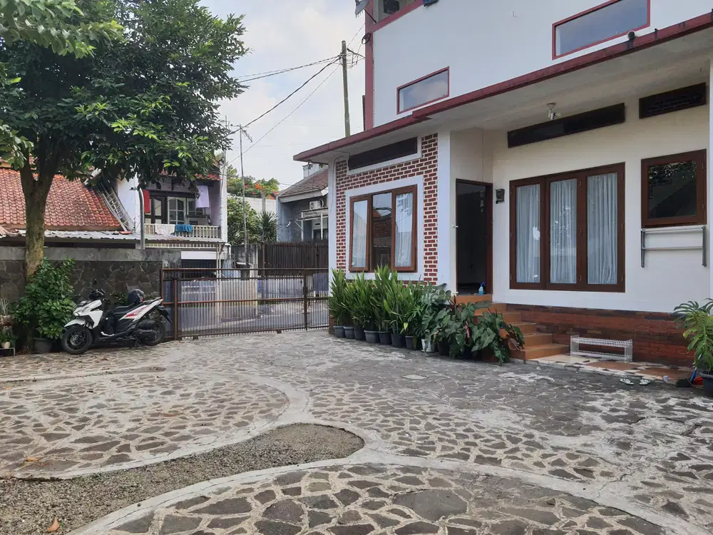 Disewakan Rumah Furnished di Cigadung Bandung Utara dekat Dago Tubagus Ismail Cikutra Sukaluyu Pahlawan Sadang Serang