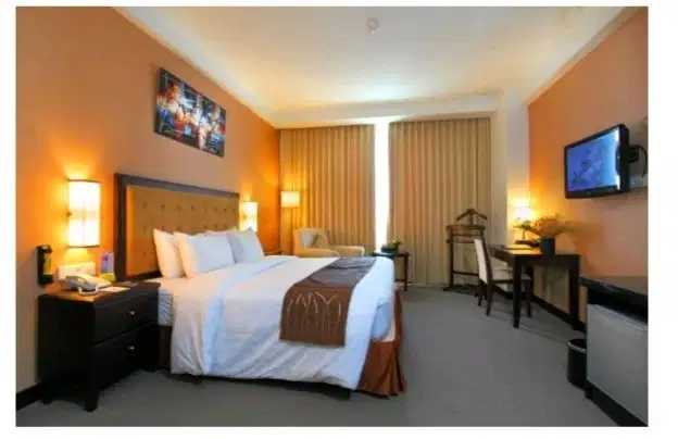 Hotel Bintang 4 di pusat kota