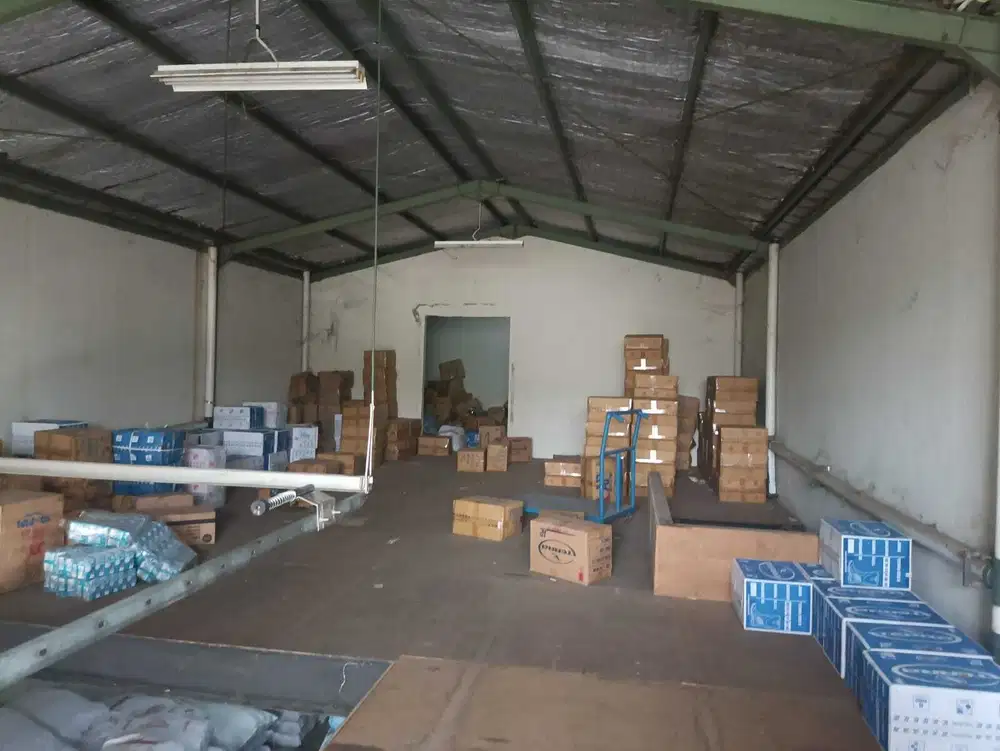 Akses Mudah, Gudang Berlokasi Di kawasan Ramai Usaha, Kopo, Bandung