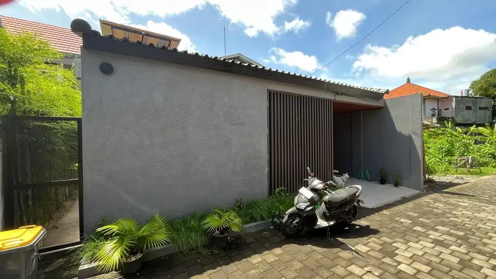 FOR SALE RUMAH MINIMALIS 1 LT LOKASI STARTEGIS DENPASAR BARAT FURNISH
